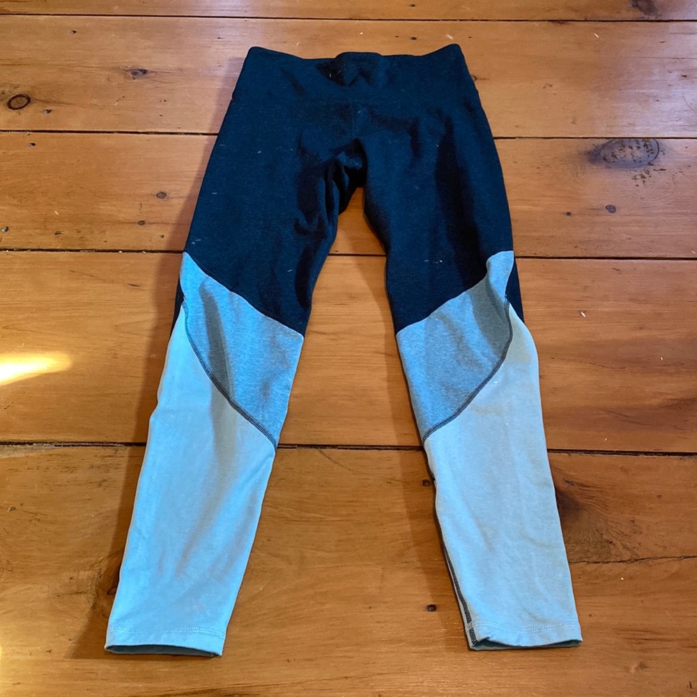 Old Navy active elevate leggings, brand-new no tags size medium